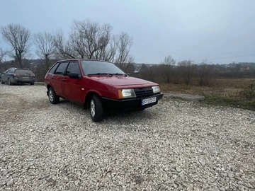 Авто ВАЗ 2109 1992 № 8381930
