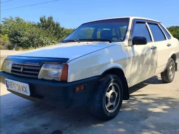 Авто ВАЗ 21099 1993 № 8383089