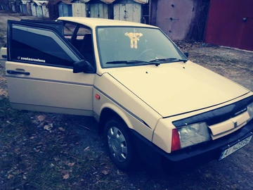 Авто ВАЗ 2109 1988 № 8383348