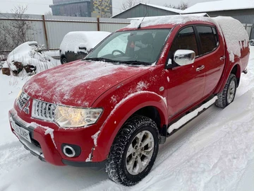 Авто Mitsubishi L 200 2011 № 8383572