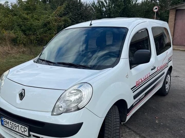 Авто Renault Kangoo Passenger 2010 № 8383893
