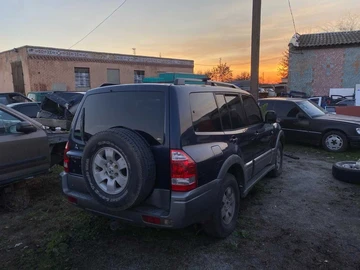 Авто Mitsubishi Montero 2004 № 8383911