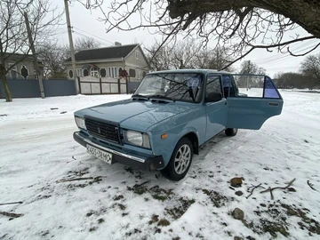 Авто ВАЗ 2107 1988 № 8383916