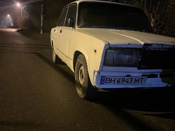 Авто ВАЗ 2107 1985 № 8384037