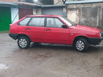 Авто ВАЗ 2109 1992 № 8385149