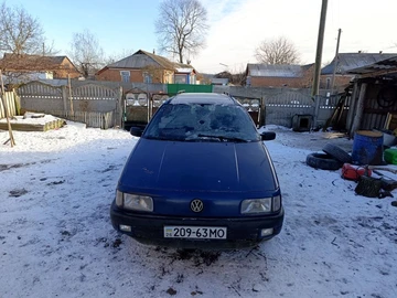 Авто Volkswagen Passat Variant 1989 № 8385154