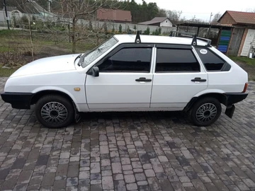 Авто ВАЗ 2109 1991 № 8385362