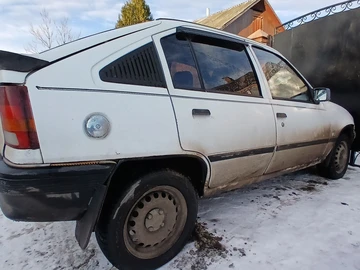 Авто Opel Kadett 1985 № 8385475