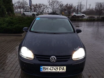 Авто Volkswagen Golf 2004 № 8386117