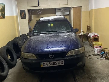 Авто Opel Vectra 1988 № 8386363