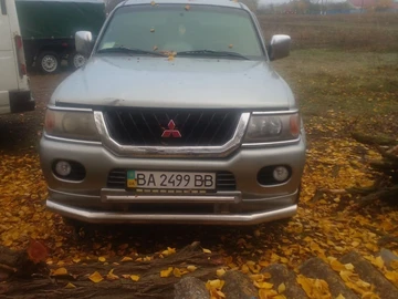 Авто Mitsubishi Jeep 2000 № 8386568