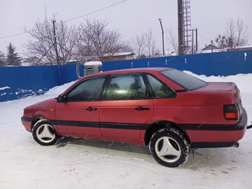 Авто Volkswagen Passat Sedan 1990 № 8387155