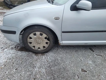 Авто Volkswagen Golf 2000 № 8388457