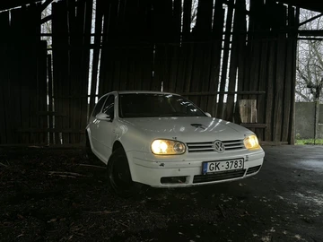 Авто Volkswagen Golf 2000 № 8388459