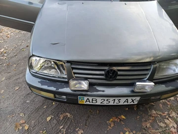 Авто Volkswagen Vento 1992 № 8388930