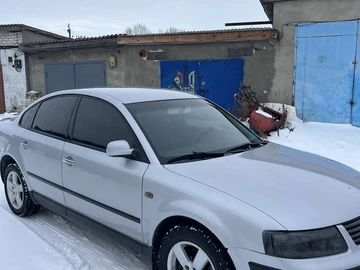 Авто Volkswagen Passat Sedan 2000 № 8389025
