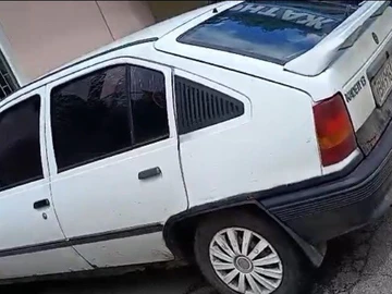 Авто Opel Kadett 1988 № 8389182