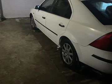 Авто Ford Mondeo 2001 № 8389201