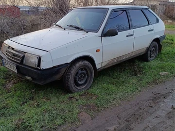 Авто ВАЗ 2109 1988 № 8389312