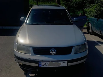 Авто Volkswagen Passat Hatchback 1999 № 8389431