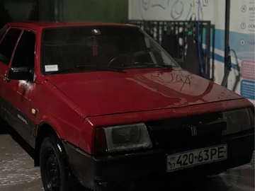 Авто ВАЗ 2109 1993 № 8390095