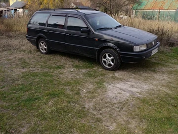Авто Volkswagen Passat Variant 1989 № 8390383