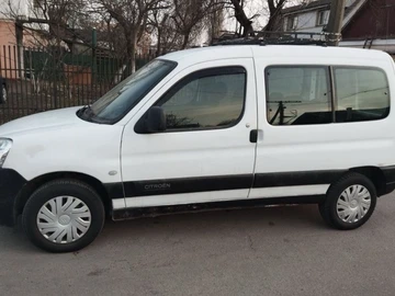 Авто Citroen Berlingo 2004 № 8390400