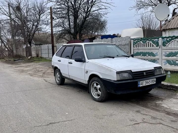 Авто ВАЗ 2109 1990 № 8390415