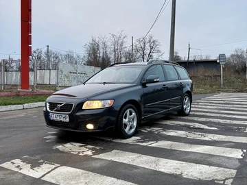 Авто Volvo V50 2009 № 8391045