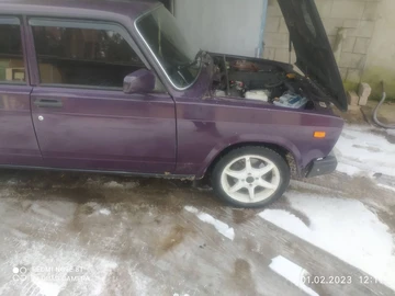 Авто ВАЗ 2107 2004 № 8391156