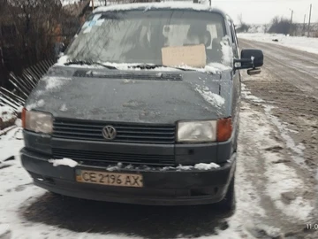 Авто Volkswagen Transporter 1993 № 8392697