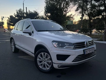 Авто Volkswagen Touareg 2015 № 8392773