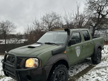 Авто Nissan Navara 2003 № 8393000