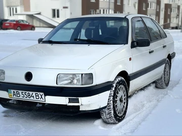 Авто Volkswagen Passat Sedan 1993 № 8393262