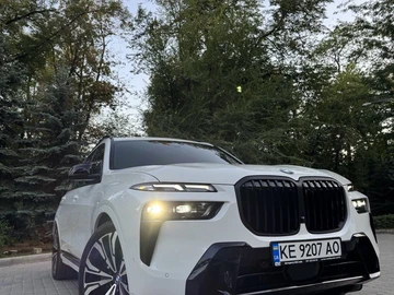 Авто BMW X7 2023 № 8394084
