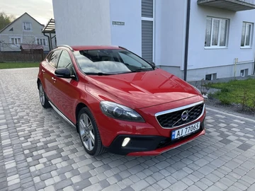 Авто Volvo V40 Kombi 2013 № 8394300