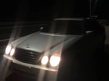 Авто Mercedes E Серия 2000 № 8394321