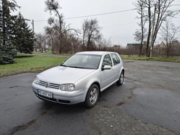Авто Volkswagen Golf 1999 № 8394647