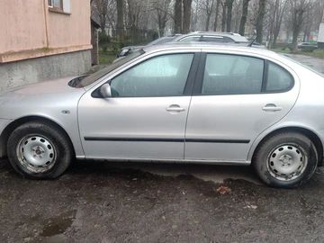 Авто SEAT Toledo 2002 № 8395050