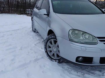Авто Volkswagen Golf 2004 № 8395735