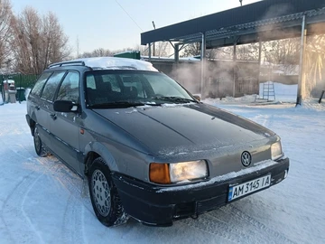 Авто Volkswagen Passat Variant 1994 № 8396843