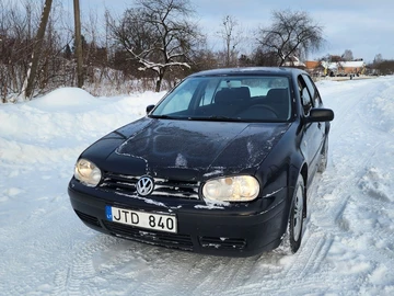 Авто Volkswagen Golf 2000 № 8397147
