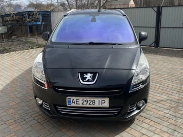 Авто Peugeot 5008 2012 № 8397581
