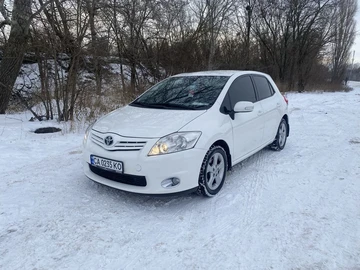 Авто Toyota Auris 2012 № 8398312