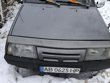 Авто ВАЗ 2109 1992 № 8398918