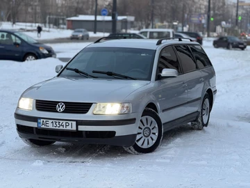 Авто Volkswagen Passat Variant 1999 № 8399439