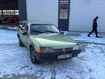 Авто Opel Rekord 1977 № 8399608