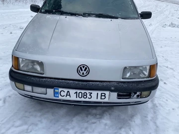 Авто Volkswagen Passat Sedan 1992 № 8401349