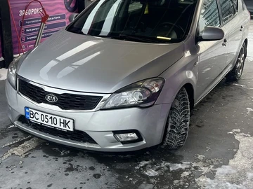 Авто KIA Cee X27 D 2009 № 8402331