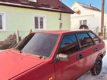 Авто ВАЗ 2109 1989 № 8403100